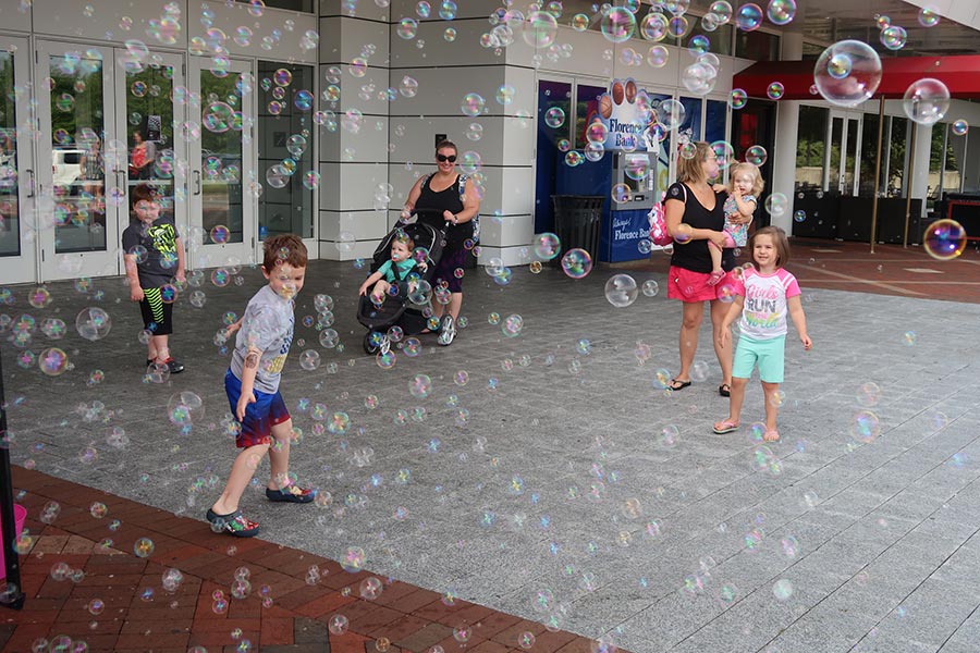 kids playing with bubbles at Kids Safety Expo