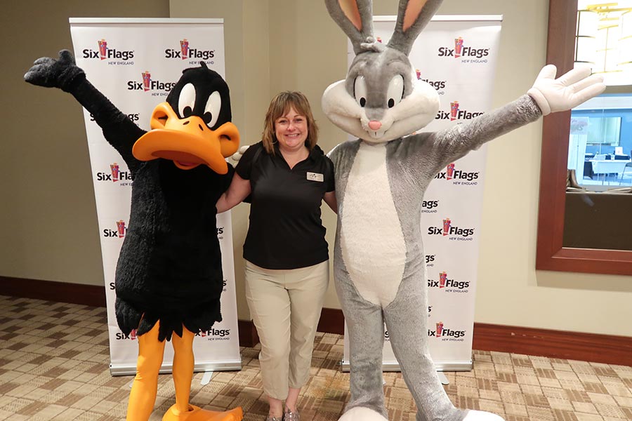 Daffy Duck, Bugs Bunny and Sue Spiry